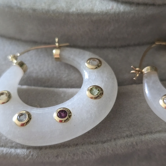 SOLD Ross Simons 14k Yellow gold Bezel Gemstone White Jade puffy hoop earrings - Picture 6 of 13